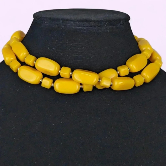 (2/$20) Yellow Vintage Plastic Beaded Necklace - Picture 2 of 6